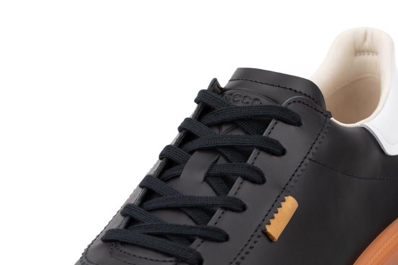 BLACK ECCO SOFT 11 W LACE SNEAKER
