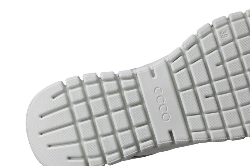 White ECCO GRUUV LITE W EASY SLIP