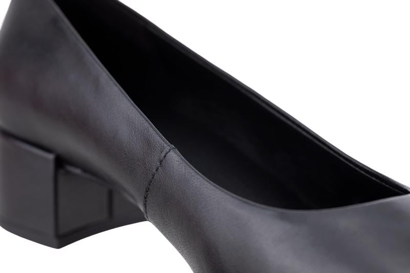 BLACK ECCO LIVA 35 PUMP