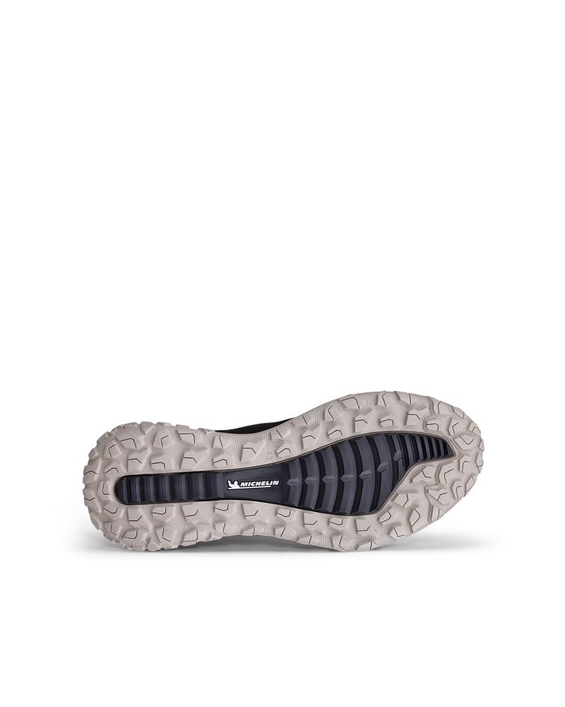 BLACK ECCO ULT-TRN M LOW WP