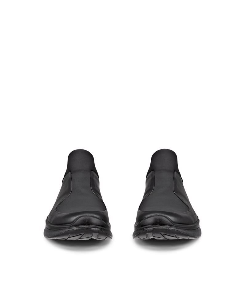 BLACK ECCO BIOM 2.2 M EASY-SLIP