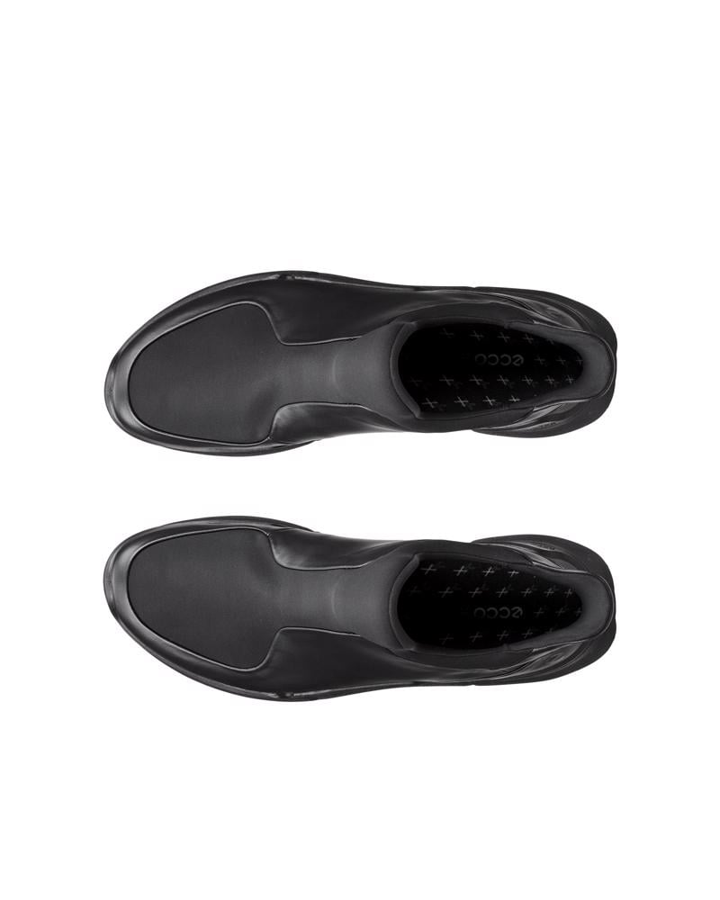 BLACK ECCO BIOM 2.2 M EASY-SLIP
