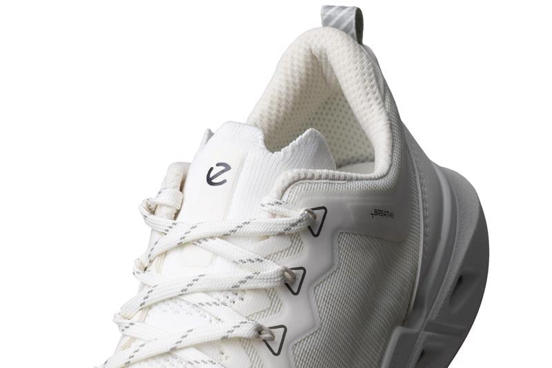 White ECCO BIOM 720 W BREATHRU
