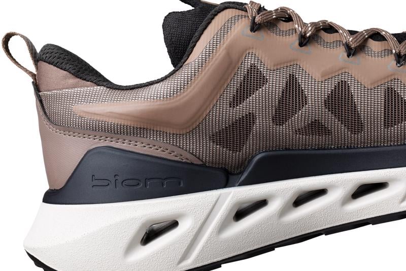 Brown ECCO BIOM 720 M BREATHRU